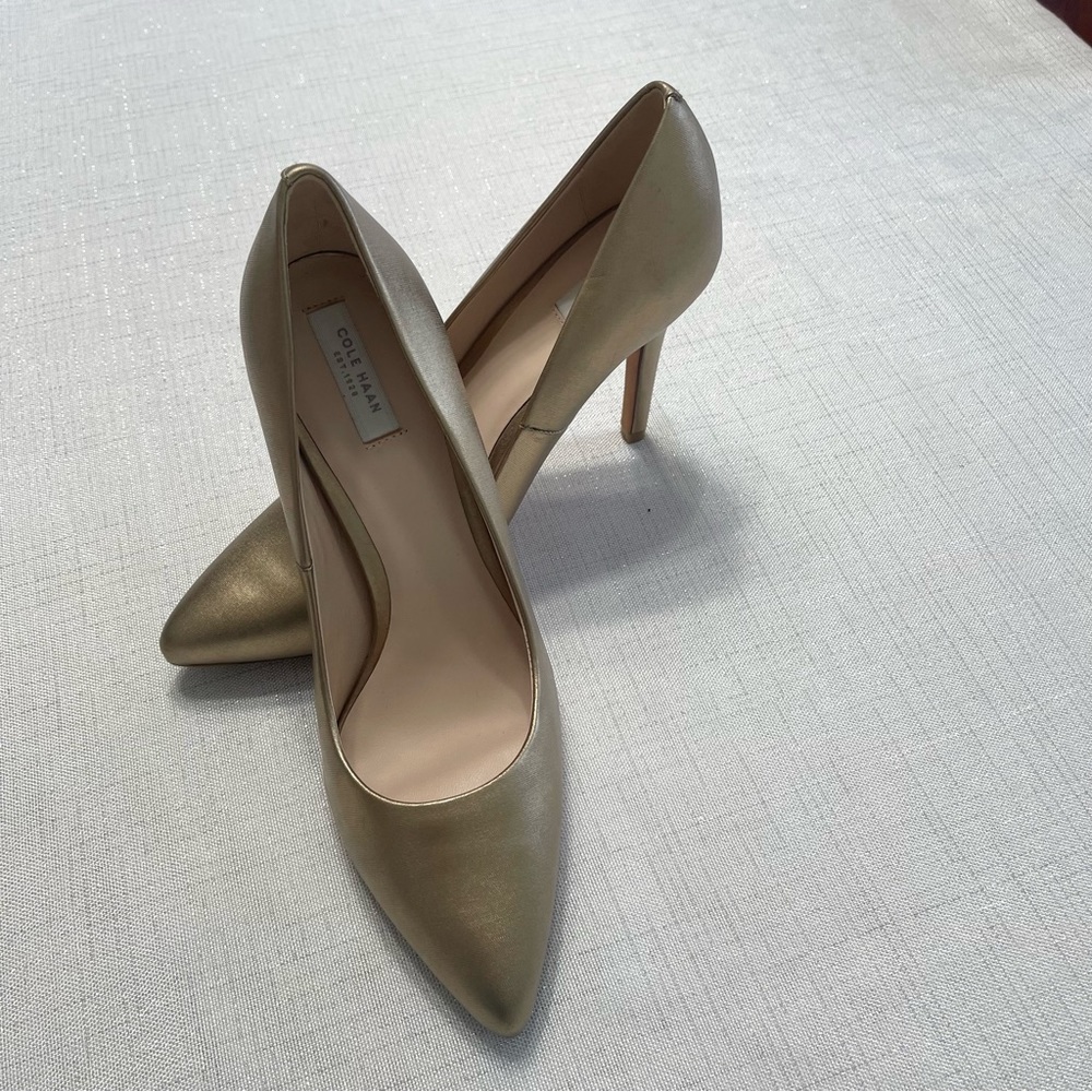 Cole Haan Gold Metalic Heels. Size 8B